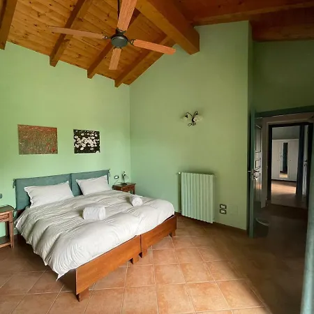 La Casa Di Trizzi Bed and Breakfast Όπως